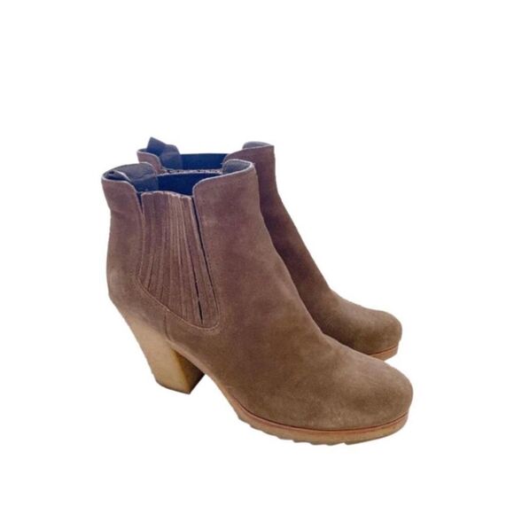 NEW Prada Leather ankle boots in camel/brown - Picture 1 of 14